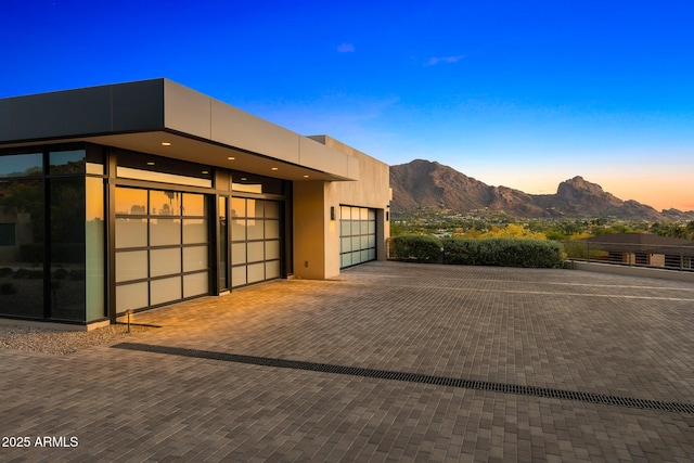 view of front of house featuring a mountain view