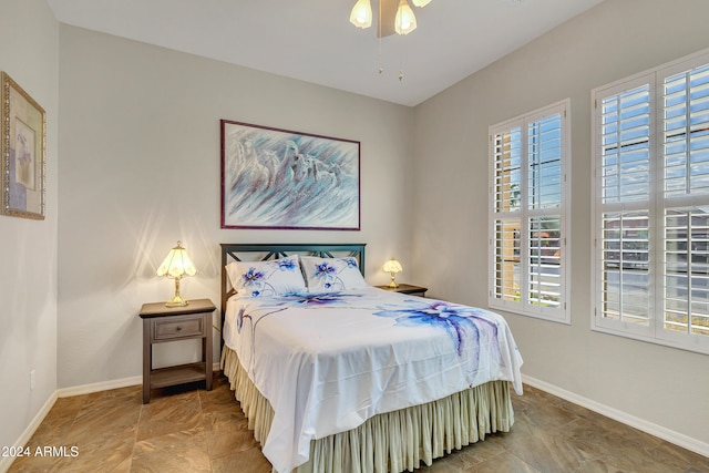 bedroom with ceiling fan