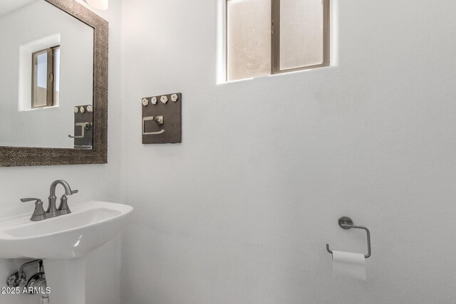 12825 W Virginia Ave, Avondale, AZ 85392 - bathroom featuring a sink