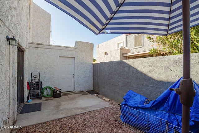 7506 N 47th Dr, Glendale, AZ 85301 - view of patio with a fenced backyard