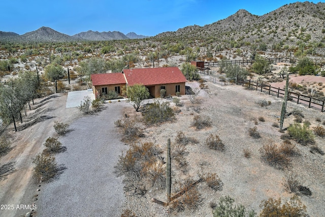 bird's eye view featuring a mountain view