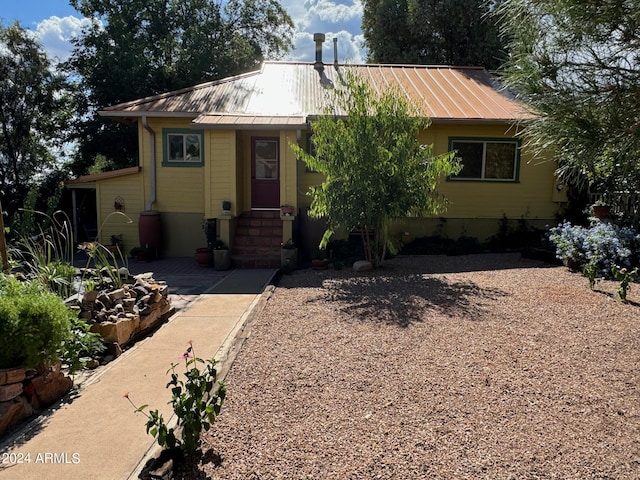view of front of property