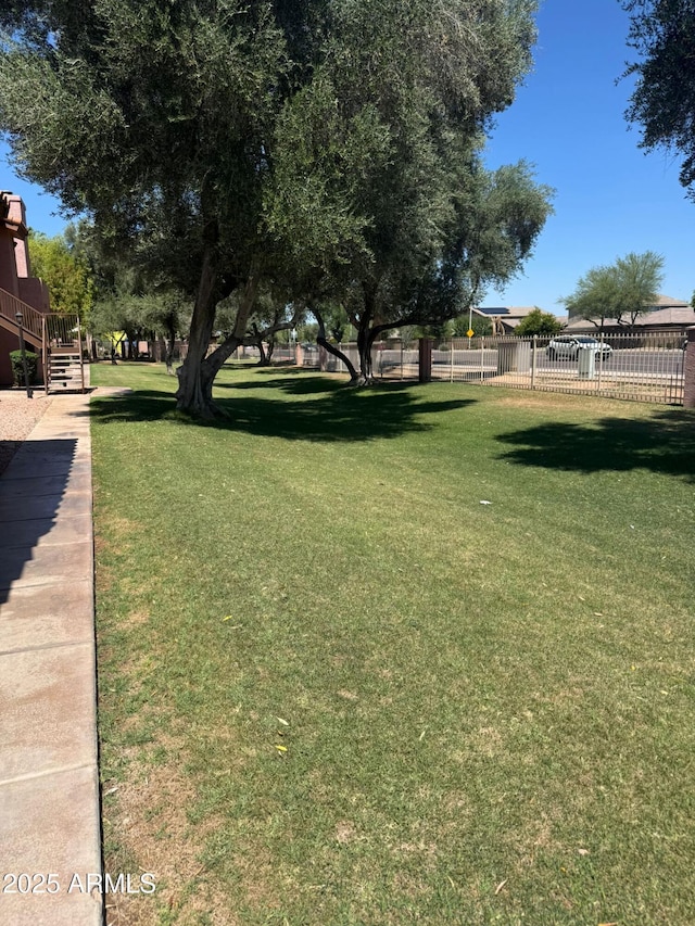 1075 E Chandler Blvd Unit 220, Chandler, AZ 85225 - view of yard