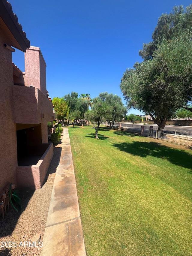 1075 E Chandler Blvd Unit 220, Chandler, AZ 85225 - view of yard