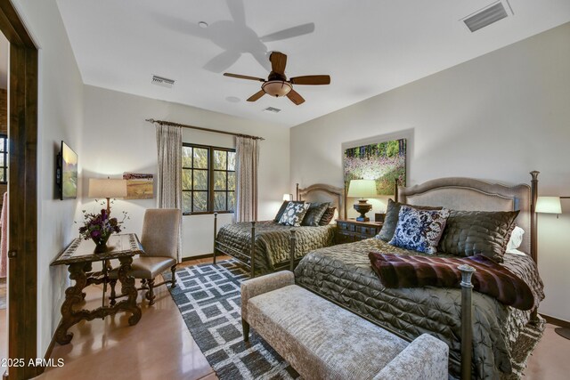 bedroom with ceiling fan