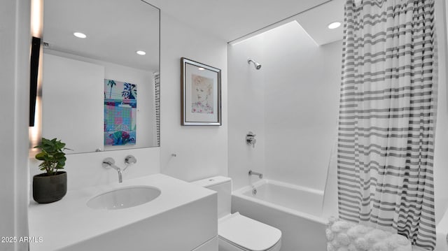 5714 N 11th St, Phoenix, AZ 85014 - bathroom with toilet, shower / bathtub combination with curtain, vanity, and recessed lighting