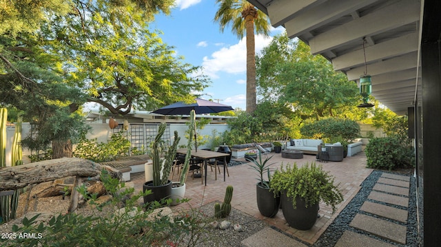 5714 N 11th St, Phoenix, AZ 85014 - view of patio featuring an outdoor hangout area and outdoor dining space
