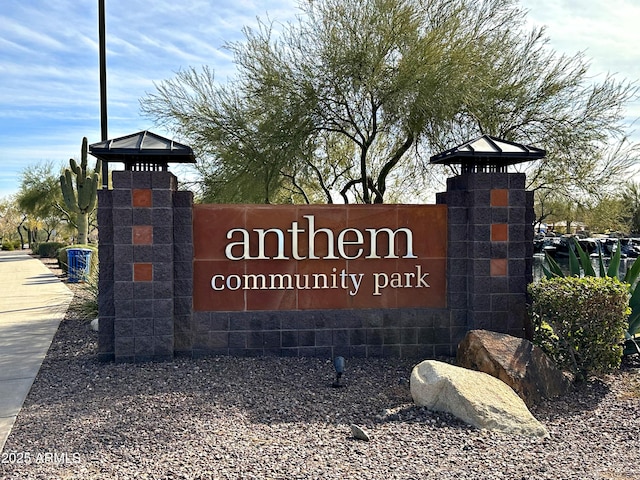 view of community / neighborhood sign