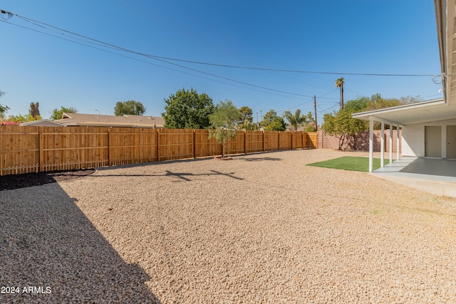 view of yard featuring a patio