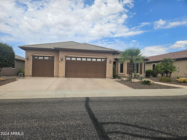 view of front facade featuring a garage