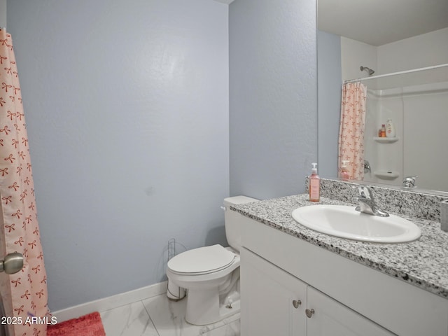 bathroom featuring toilet, marble finish floor, curtained shower, baseboards, and vanity