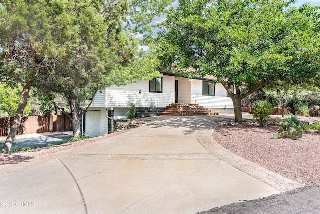 view of front facade featuring a garage