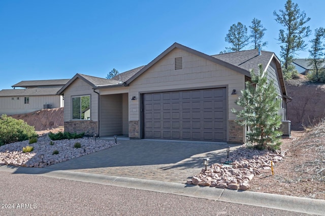 view of front facade featuring a garage