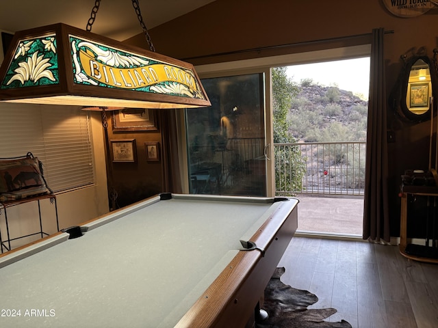 playroom with lofted ceiling, hardwood / wood-style flooring, and billiards