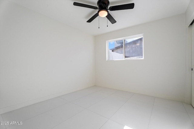 empty room with ceiling fan