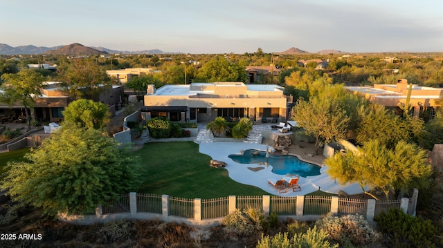 bird's eye view featuring a mountain view