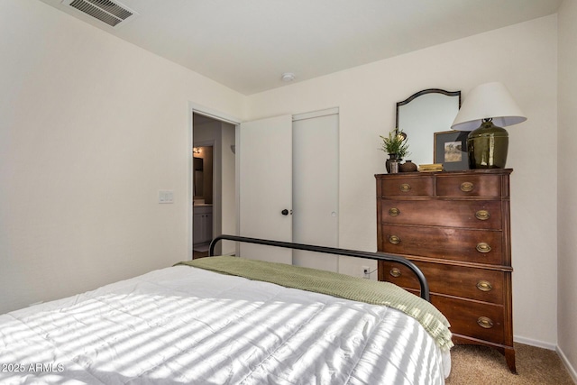 bedroom featuring carpet floors and a closet