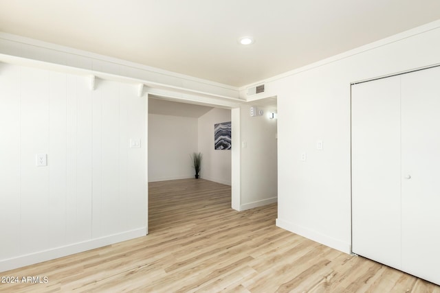 empty room featuring light hardwood / wood-style floors