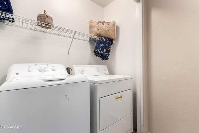 10 N 87th Dr, Tolleson, AZ 85353 - laundry area with washing machine and dryer