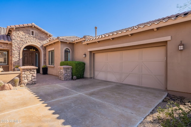 view of front facade with a garage