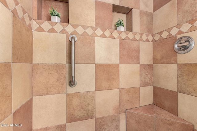 5221 W Garden Dr, Glendale, AZ 85304 - room details featuring tiled shower