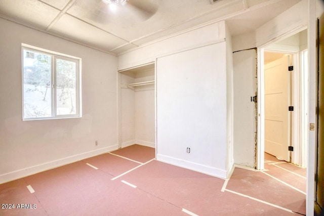 unfurnished bedroom with ceiling fan