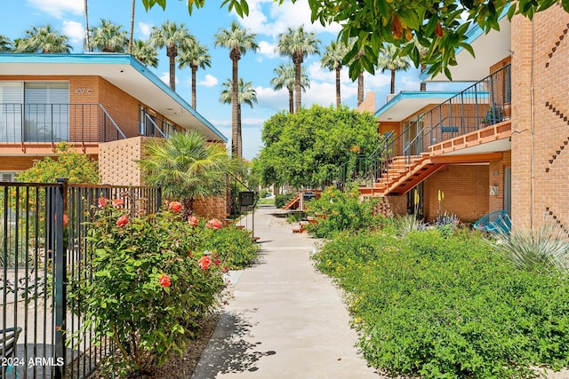 103 E Palm Ln Unit A, Phoenix, AZ 85004 - view of community with stairs and fence