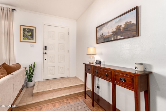 5031 W Grandview Rd, Glendale, AZ 85306 - tiled entryway with ornamental molding and baseboards