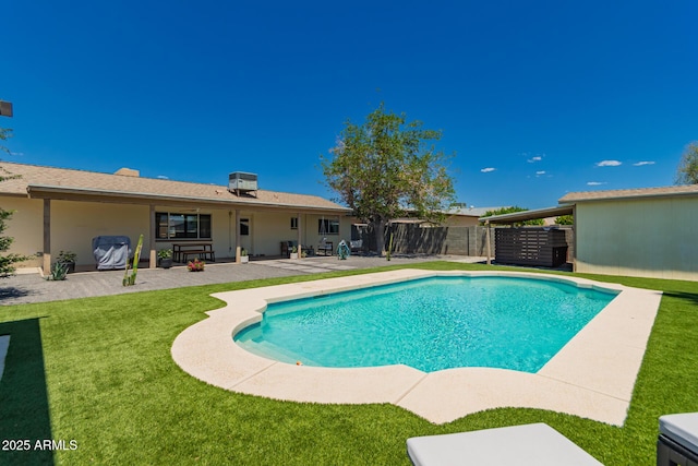 5031 W Grandview Rd, Glendale, AZ 85306 - view of pool featuring a patio area and cooling unit