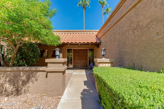 view of property entrance