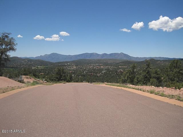 Listing photo 3 for 804 N Falconcrest Dr Unit 13, Payson AZ 85541