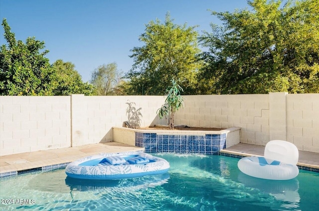 view of swimming pool