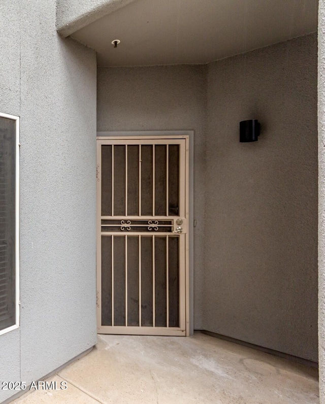 7401 W Arrowhead Clubhouse Dr Unit 1006, Glendale, AZ 85308 - property entrance with stucco siding