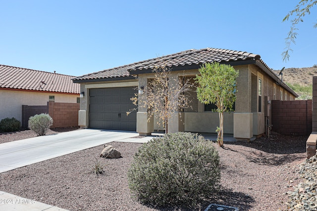 view of front facade with a garage