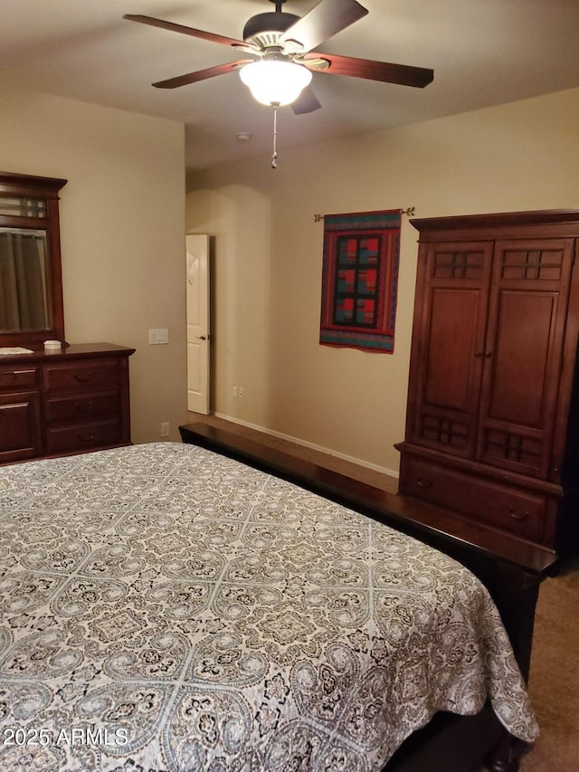 bedroom with ceiling fan