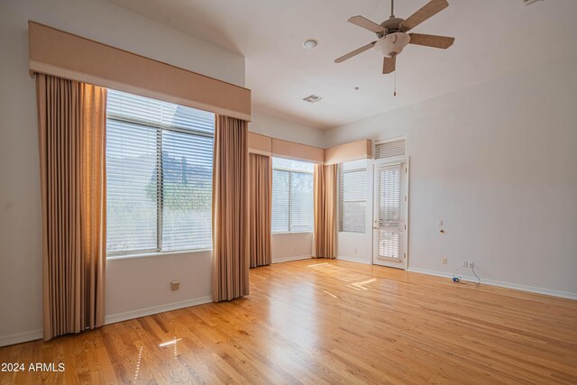 view of patio / terrace with an outdoor kitchen and ceiling fan