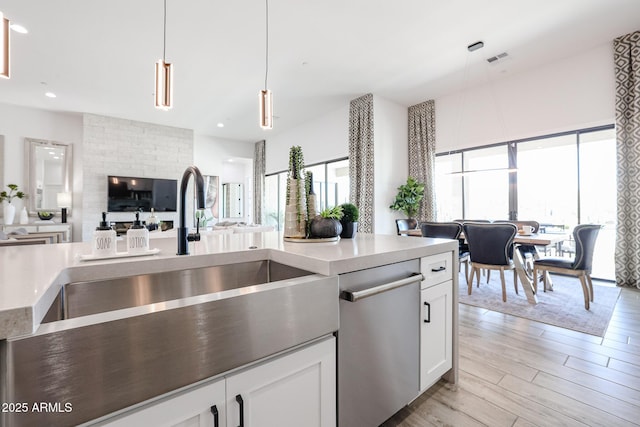 1920 E Creek Canyon Rd, Phoenix, AZ 85086 - kitchen featuring dishwasher, healthy amount of natural light, open floor plan, and recessed lighting