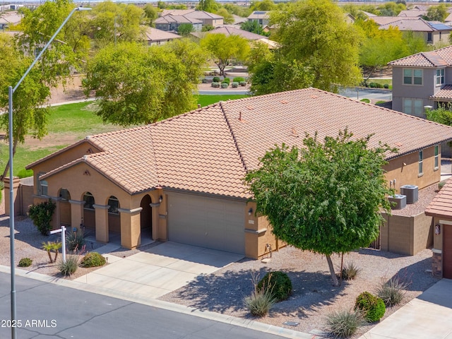 bird's eye view with a residential view