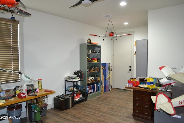 game room with visible vents, a ceiling fan, dark wood-style flooring, and recessed lighting