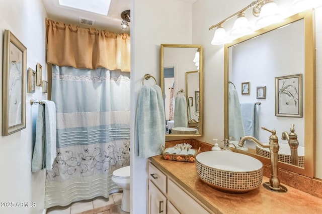 15009 E Palomino Blvd, Fountain Hills, AZ 85268 - full bath featuring vanity and curtained shower