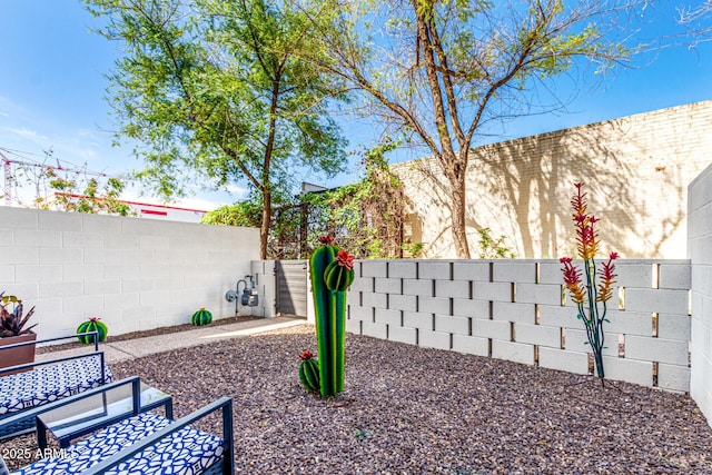 540 W Mariposa St Unit 9, Phoenix, AZ 85013 - fenced backyard with a patio area