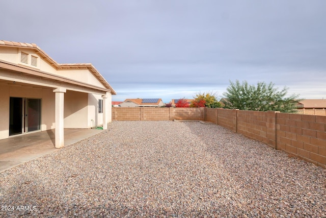 view of yard featuring a patio