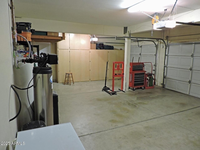 1010 N Osprey Ct, Gilbert, AZ 85234 - garage featuring a garage door opener