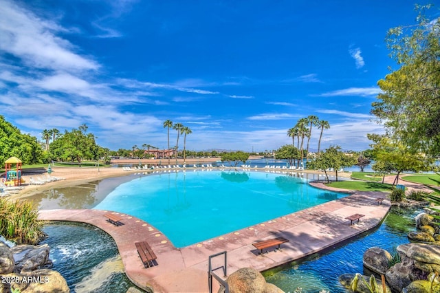 1010 N Osprey Ct, Gilbert, AZ 85234 - view of pool