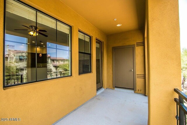 20750 N 87th St Unit 2103, Scottsdale, AZ 85255 - entrance to property featuring stucco siding and ceiling fan