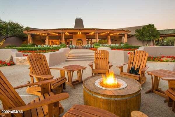 20750 N 87th St Unit 2103, Scottsdale, AZ 85255 - view of patio with a fire pit