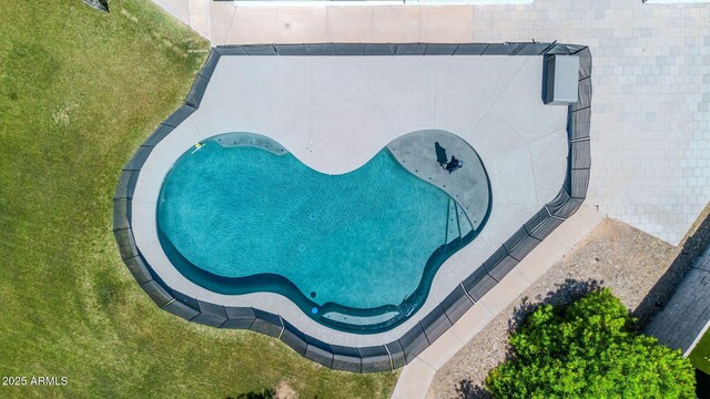 737 E 7th Pl, Mesa, AZ 85203 - bird's eye view of a pool