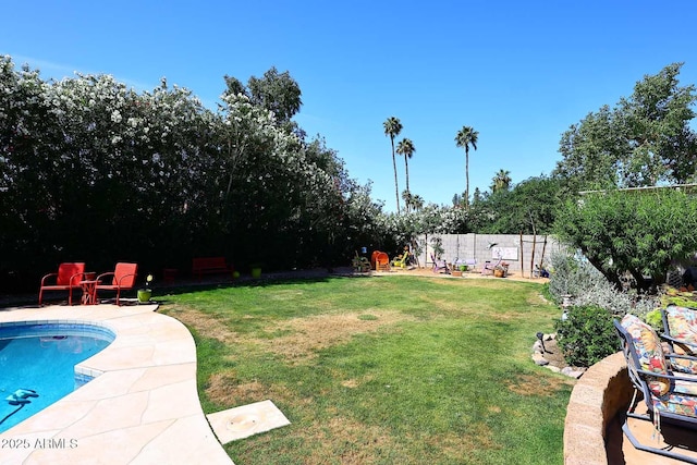 7537 W Bluefield Ave, Glendale, AZ 85308 - view of yard with a patio area
