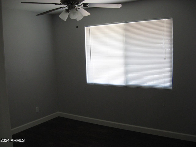 unfurnished room with ceiling fan