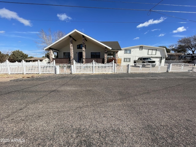 view of front of property